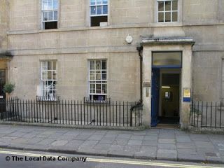 Queen Square Dental is the caring family orientated dental practice based in   Bath. We provide both private and NHS dental care for all the family.