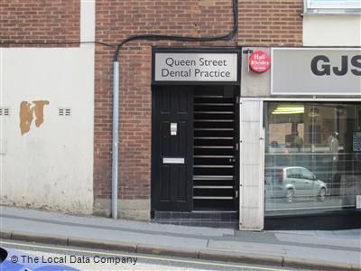 Queen Street Dental Practice, Dentists in Wakefield, West Yorkshire. Huge   choice of Dentists across West Yorkshire.