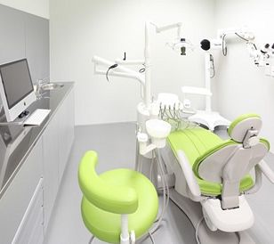 The Auckland Regional Dental Service (ARDS) provides free care for pre-school   children who have been enrolled with the service at ARDS clinics throughout 